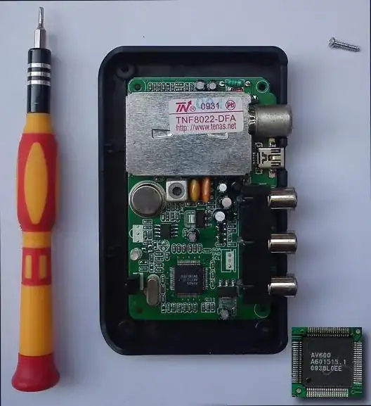 Circuit board of Gadmei UTV302 TV tuner showing Tenas TNF 8022-DFA tuner chip