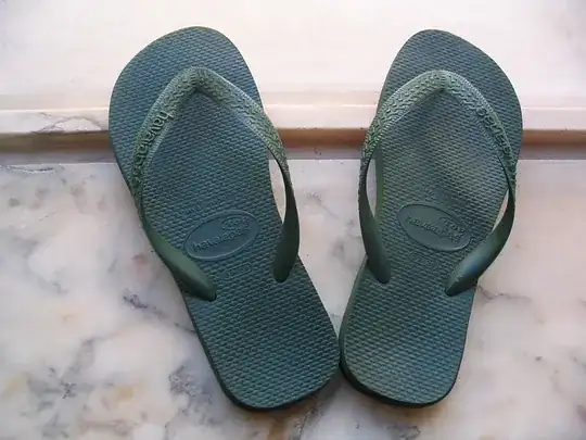http://upload.wikimedia.org/wikipedia/commons/thumb/9/9f/Havaianas.jpg/800px-Havaianas.jpg