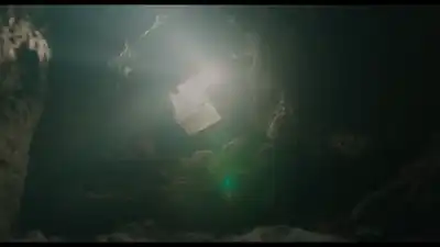 Steve finds Earth Cube.png: Infobox image for Stone the object in Minecraft