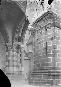 Pillars of the Porche du For