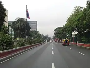 East Avenue - with Route 174 marker (Diliman, Quezon City)(2017-07-13) (1).jpg