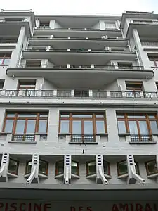 Swimming pool entrance of 13 rue des amiraux (1922-1927)